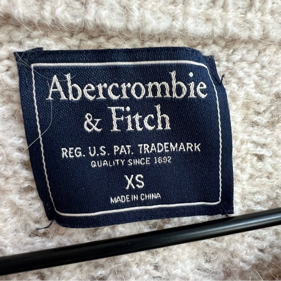 Abercrombie & fitch wool alpaca blend pearl embellished sweater Cable Knit XS - Picture 9 of 12